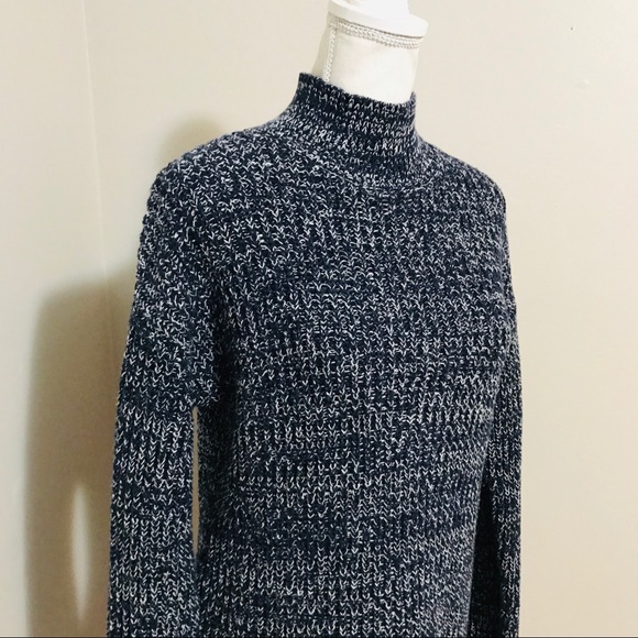 GAP Turtleneck Sweater - Picture 2 of 6